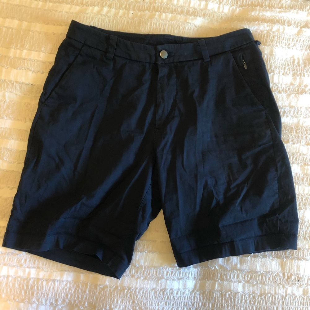 Lululemon men’s commission short 9”